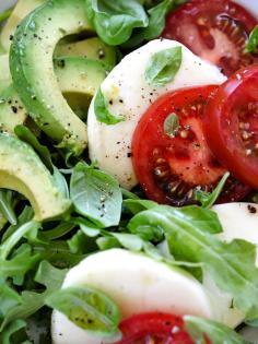 Avocado Caprese Salad, plus 5 crunchy avocado salad recipes