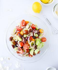 my favorite greek salad & whole wheat pita bread recipe howsweeteats.com