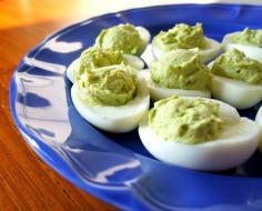 TodaysMama.com - Easiest Hard Boiled Eggs Ever! Use this trick for Easter this year!