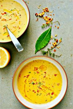 Zucchini & Walnut Thyme Soup - Vegan #vegan #food #recipes #healthy