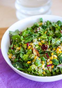 Summertime Quinoa and Greens Salad - Perfect for a potluck or a make-ahead lunch, and clean eating approved!