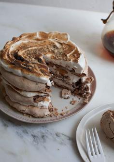 S'mores Pavlova recipe - perfect dessert recipe for a bridal shower.