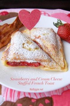 Strawberry and Cream Cheese Stuffed French Toast | NoBiggie.net #RecipeSerendipity #recipe #food #cooking