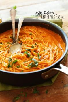 Vegan Roasted Red Pepper Pasta | 10 ingredients, SUPER creamy and savory, made with gluten free pasta