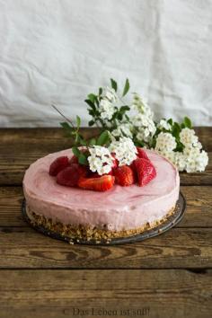 
                    
                        Strawberry Rhubarb Cheesecake | Das Leben ist Süss
                    
                