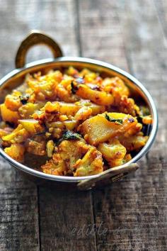 Aloo Gobi Recipe - Dry Aloo Gobi Sabzi Recipe - Potato Cauliflower Dry Curry