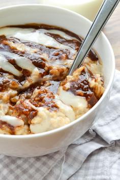 Cinnamon Roll Oatmeal recipe - delicious food breakfast idea | Mother Thyme