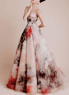 
                    
                        Rani Zakhem Haute Couture F/W 2013.
                    
                