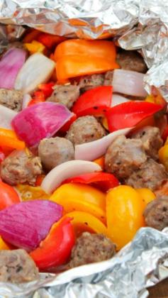 
                    
                        Italian Sausage and Pepper Foil Packet Meal ~ Italian sausage, bell peppers and onion cooked in a simple foil packet... This meal is so easy to make and it is full of flavor!
                    
                