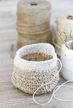 
                    
                        decorate with woven baskets..
                    
                