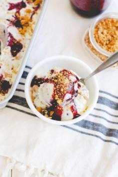 Homemade Blueberry Cheesecake Ice Cream  #summer #homemadeicecream #blueberrycheesecake #dessertrecipes