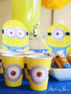 
                    
                        Free printable minion party cup sleeve #print #minion skiptomylou.org
                    
                