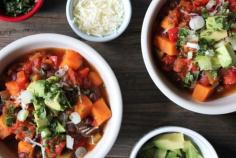 
                    
                        vegetarian sweet potato and black bean chili + 4 other healthy and delicious family dinner recipe ideas in this week’s summer meal plan | Rainbow Delicious
                    
                