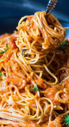 Spicy Tomato Cream Pasta - quick and easy to make for a weeknight meal! #pasta #recipes #dinner #healthy #recipe