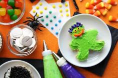 Halloween Rice Crispy Monster Part via @Amy Johnson