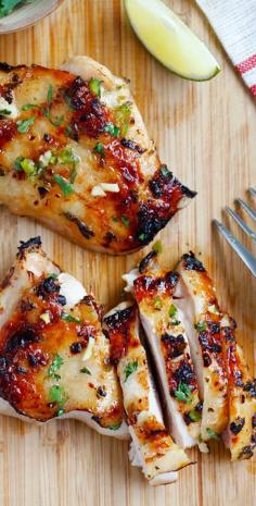 Chilli lime chicken – moist and delicious chicken, try it marinated with chilli and lime infused olive oil for a different spin. Grill to perfection. Easy recipe that takes 30 mins | rasamalaysia.com