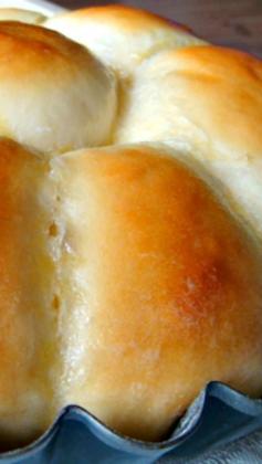 
                    
                        ALOHA BREAD ~ Super easy recipe... the rolls are sweet and soft
                    
                