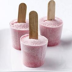 Smoothie Pops: Just blend, pour in paper cups with a popsicle stick and freeze