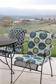 
                    
                        Make your own REVERSIBLE Patio Chair Cushions: full tutorial how to make chairs pads to give your patio chairs a facelift.  www.makeit-loveit...
                    
                