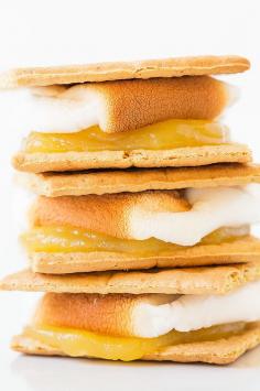 Lemon Meringue Pie S'mores — grahams crackers, lemon curd, and vanilla marshmallows, yum! via @cookingclassy