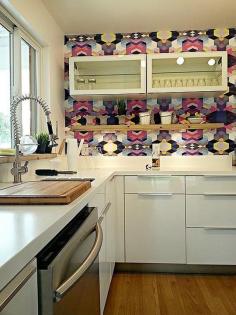 
                    
                        3 Ways to Make Geometric Wallpaper Work in Your Kitchen — Look We Love
                    
                