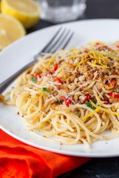 
                    
                        20-MINUTE GARLIC BREAD SPAGHETTI
                    
                