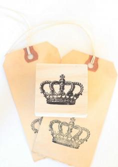 
                    
                        Tea stained tags a tutorial and give away! Win a set of finished tags, crown stamp & fresh tags so you can make your own
                    
                