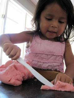 plastic knives with playdough- good idea but I usually just use popsicles sticks for cutting