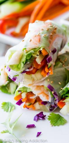 Here's exactly how I make fresh and healthy summer rolls-- served with an easy peanut dipping sauce! #food #recipe