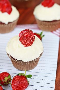 #cupcakes Chocolate Strawberry Cupcakes with Mascarpone Frosting     If you like this pin, re-pin or like it :)   http://subjectbase.com