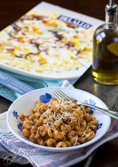 Roasted Red Pepper Pesto Pasta ~    This fast and easy pesto pasta recipe with a rich roasted red pepper pesto, is a healthy pasta recipe you can feel good about serving.    Recipe @  http://www.aspicyperspective.com #pastafitsme