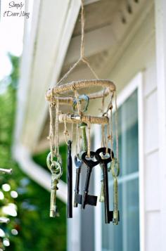 Vintage DIY Wind Chime Projects | DIY Skeleton Key Wind Chimes by DIY Ready at http://diyready.com/32-diy-wind-chimes/