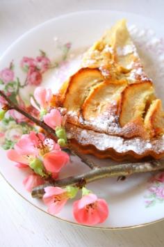 Apple Almond Pie - (Madelief)