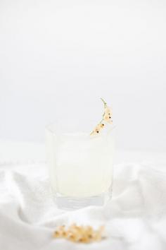 
                    
                        Summer White Currant Lemonade Cocktail
                    
                