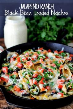 Jalapeno Ranch Black Bean Loaded Nachos - loaded with fresh ingredients and spicy jalapeno ranch, these come together in less than 20 minutes! @shannahc1