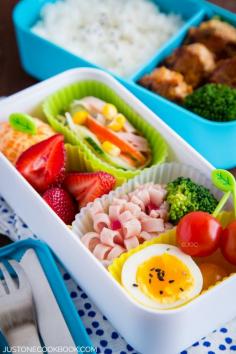 Chicken Meatball Bento 豆腐ハンバーグ弁当 | Easy Japanese Recipes at JustOneCookbook.com/love bento box lunches and so does my Grandson.