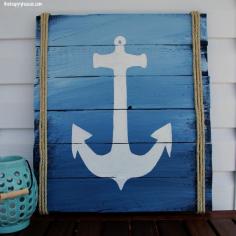 DIY Anchor Pallet Sign at thehappyhousie.com