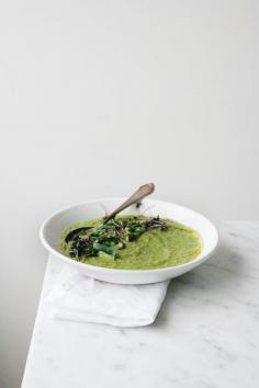 green asparagus & tarragon soup  Healthy Vegetarian Food : #vegetarian #healthy #food #foodporn #soup #lunch