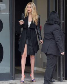 
                    
                        Gigi-Hadid-Legs-in-Skirt--34-662x827.jpg (662×827)
                    
                