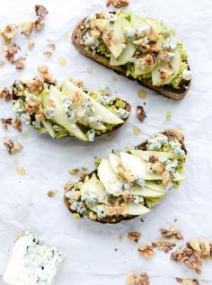 autumn avocado toast.  Wheat, avacado, pear, blue cheese,  walnuts  umblr_nd6y9zmIaA1sn5m44o3_500.jpg (500×670)