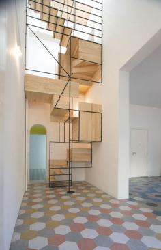 
                    
                        Modern stairwell Photo by Alberto Moncada
                    
                