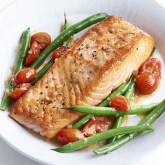 Salmon with tomatoes and green beans #Healthy