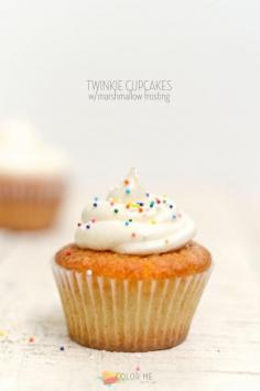 Twinkie Cupcakes #cupcake #frosting #recipe #twinkie #marshmallow