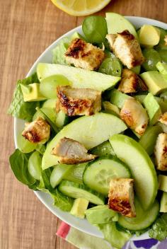 Spinach, Apple, Grapes, Avocado, Chicken Salad with Honey Lemon Vinaigrette | iowagirleats.com