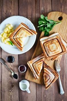 Hot Toast sandwiches with cream cheese and jam