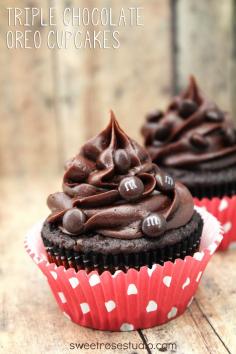 Triple Chocolate Oreo Cupcakes #cupcakes #cupcakeideas #cupcakerecipes #food #yummy #sweet #delicious #cupcake