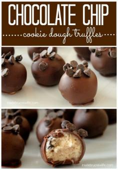 ❤️Chocolate Chip Cookie Dough Truffles -Easy no bake cookie dough truffles topped with mini chocolate chips❤️