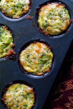 Broccoli Tots | thetwobiteclub.com | A healthy   side dish or appetizer baked in your mini muffin tin!      used rolled oats http://www.allyou.com/food/healthy-cooking-substitutions/rolled-oats-bread-crumbs   http://www.thetwobiteclub.com/2015/01/broccoli-tots.html