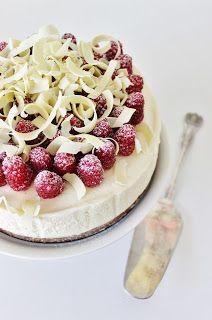 White chocolate mascarpone cake with raspberries