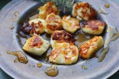 Halloumi with olive oil and herbs